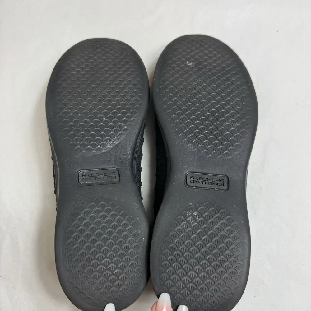Skechers Air Cooled Goga Mat Slip-On Shoes Women’s Size 8 Black Round Toe - Picture 4 of 14